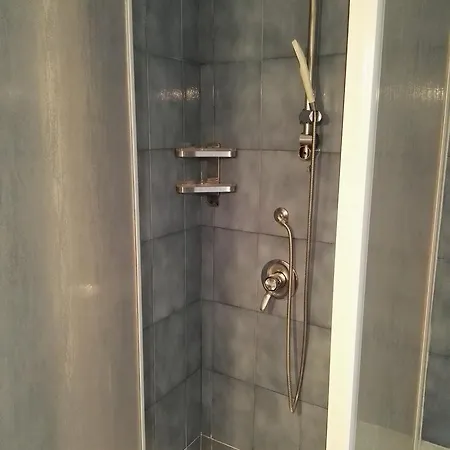 House 招待所 *